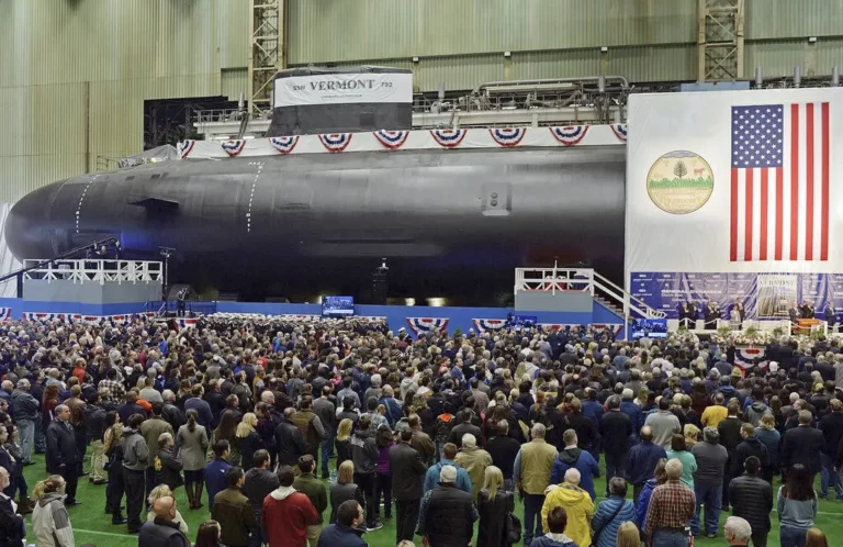 US to dock nuclear subs in South Korea for 1st time in 40 years