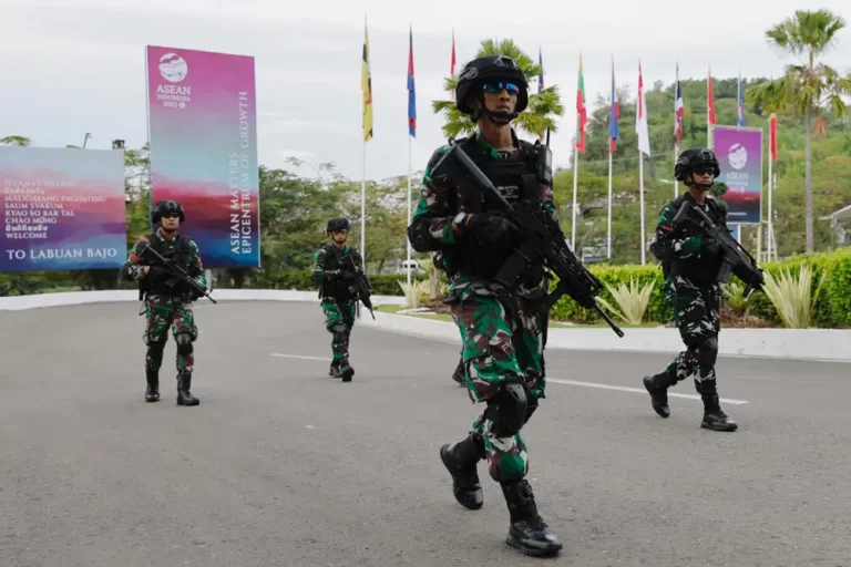 ASEAN leaders denounce Myanmar violence, discuss U.S.-China rivalries