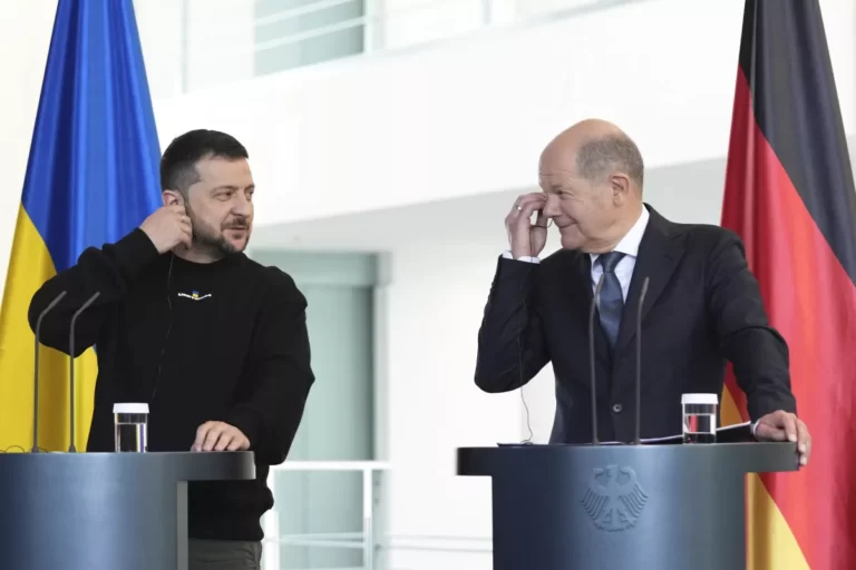 Zelensky meets Federal Chancellor Scholz in Germany