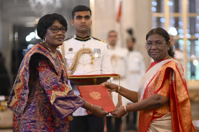 Envoys of Five Nations Present Credentials to the President of India