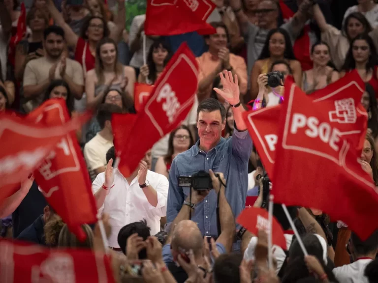 Shift to the right expected in parliamentary elections in Spain