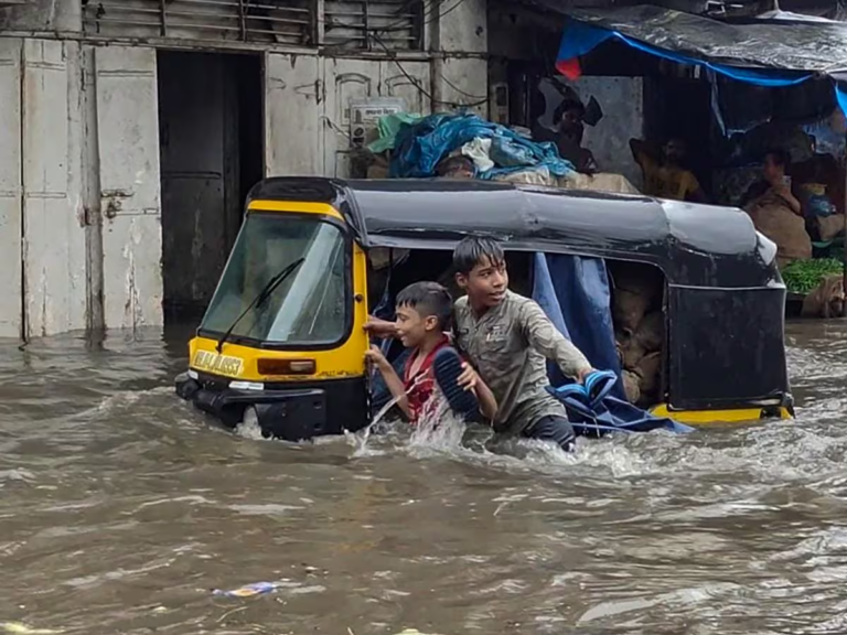 Mumbai Rain : CM Orders, All Schools In Mumbai To Be Closed Tomorrow Due To Heavy Rain