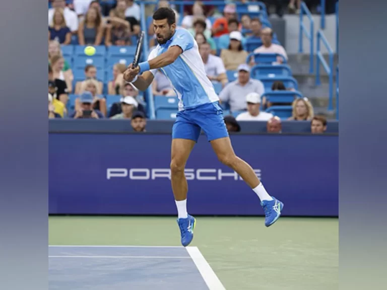 Cincinnati Masters: Novak Djokovic makes winning return in US as Alejandro Davidovich Fokina retires