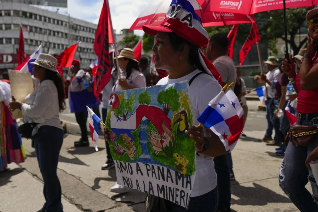 protesters in Panama