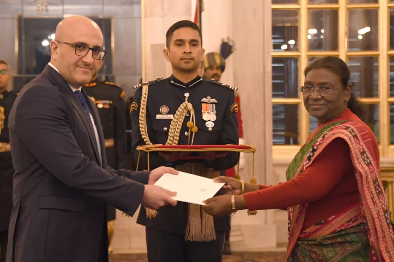 Envoys from Five Nations Present Credentials to the President of India