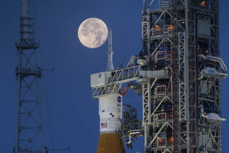 More delays for NASA’s astronaut moonshots, with crew landing off until 2026