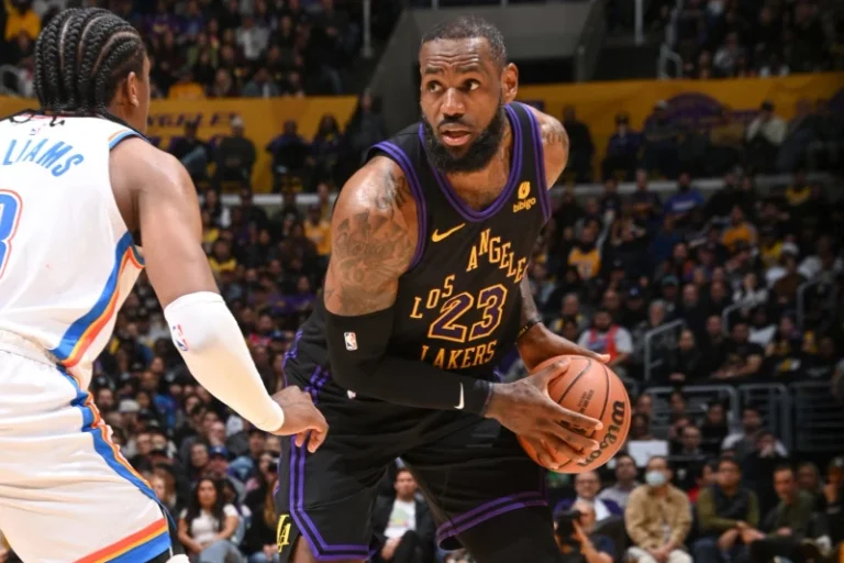 Lakers’ LeBron James, Anthony Davis Hyped by Fans as NBA’s Best Duo After Thunder Win