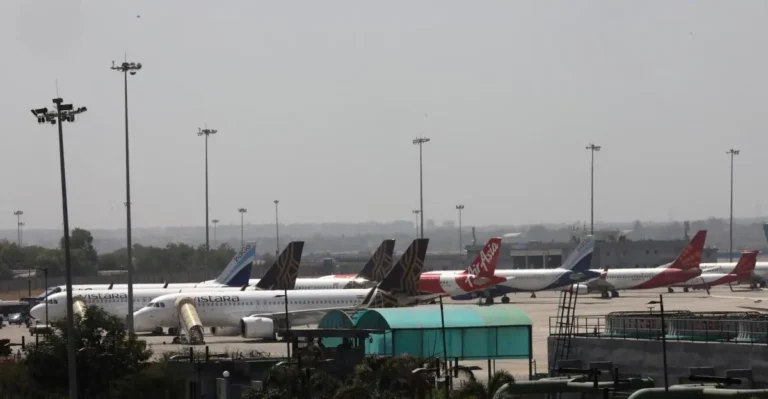 Dense fog disrupts hundreds of flights, trains in New Delhi