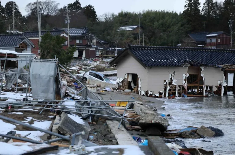 US troops to join earthquake relief efforts in Japan