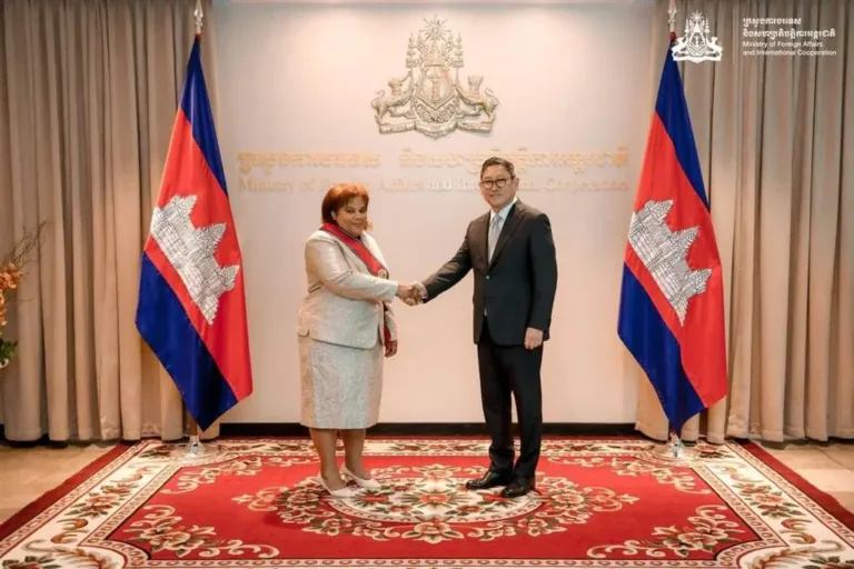 Cuban Ambassador to Cambodia Liurka Rodríguez Barrios honored with the Order of Solidarity