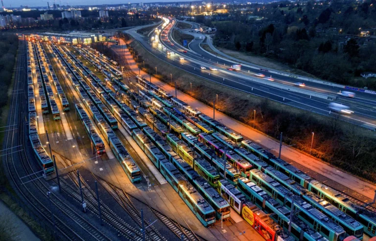 In Germany, public transport workers strike: Buses, subways, and trams nearly halted