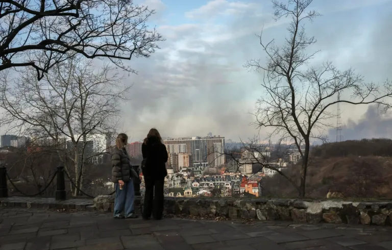 Russia attacks attacking the Ukrainian capital Kyiv with at least 30 missiles