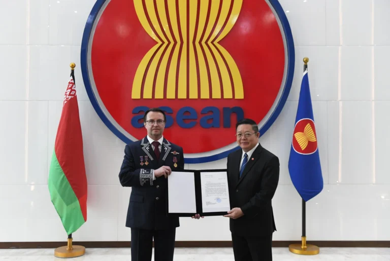 Belarusian Ambassador Raman Ramanouski Presents Credentials to ASEAN Secretary-General