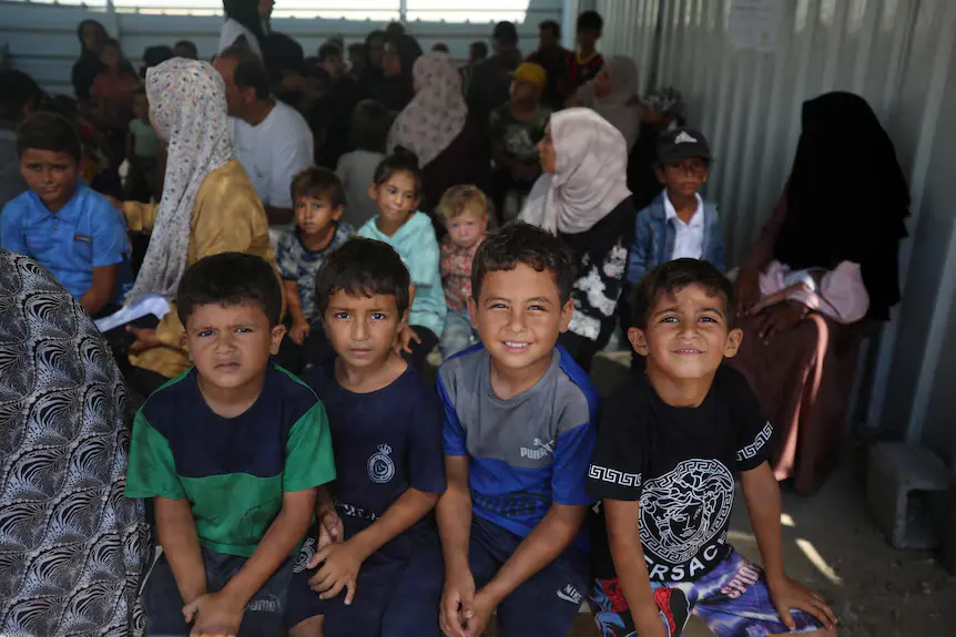 Mass polio vaccination campaign to immunise 200,000 children in southern Gaza extended by a day