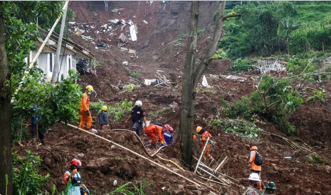 15 killed after a landslide struck an illegal gold mine on Indonesia’s Sumatra island