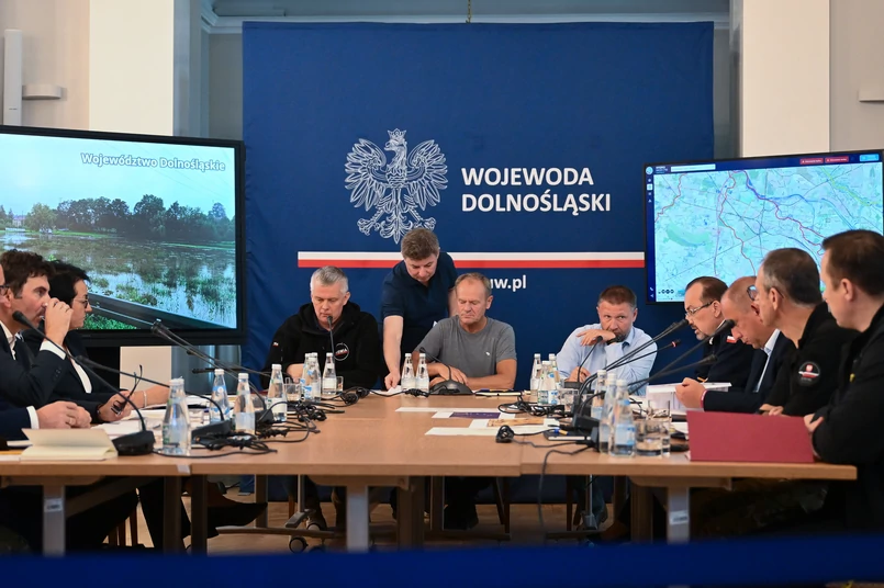 Polish gov't presents initial flood damage report