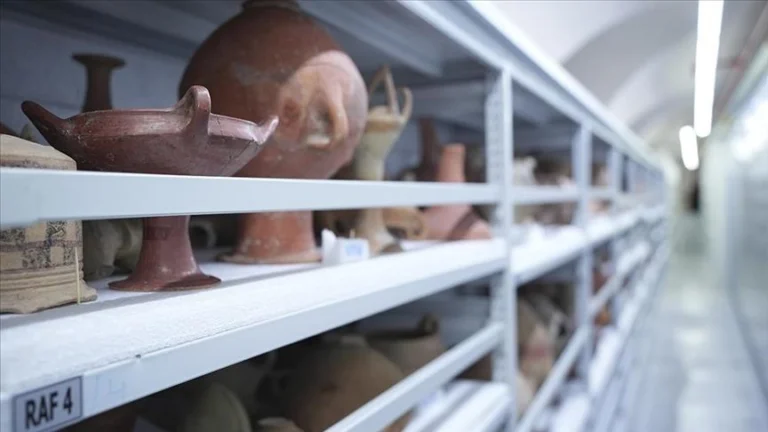 Netherlands returns more than 280 historical artifacts to Indonesia