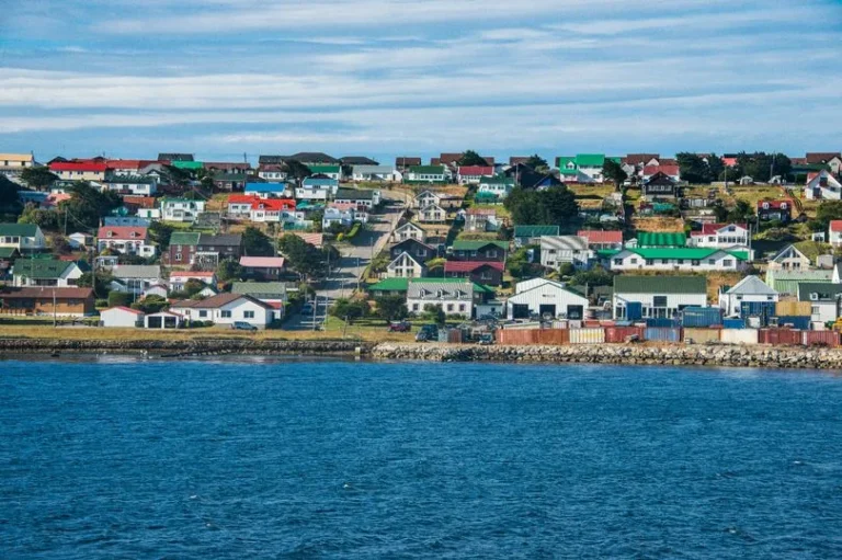 Keir Starmer defends UK decision after Argentina vows to retake Falkland Islands