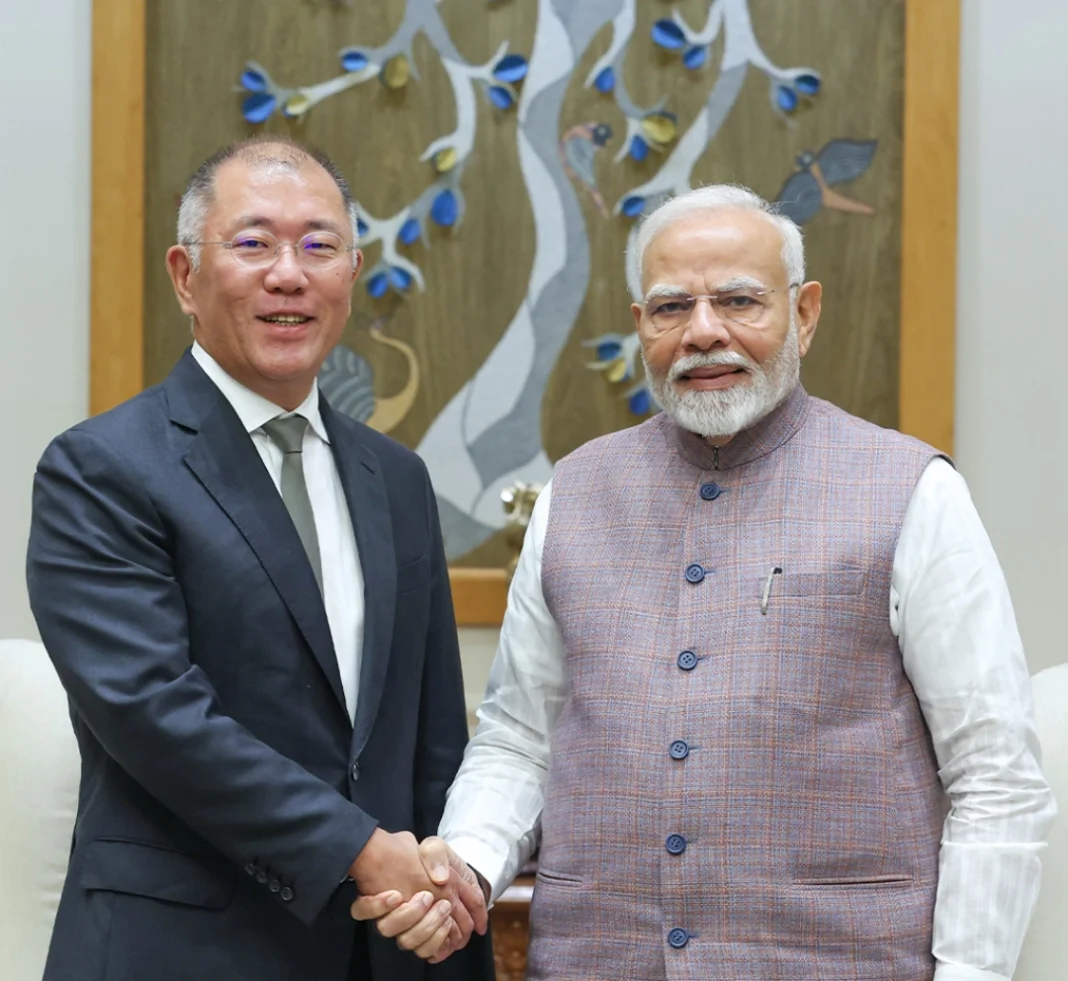 Hyundai MG Chairman Euisun Chung Meets Indian PM Modi, Announces Major Investment Plans in Maharashtra