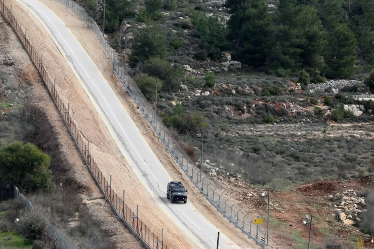 100 Palestinian prisoners released by Israel arrive in Ramallah