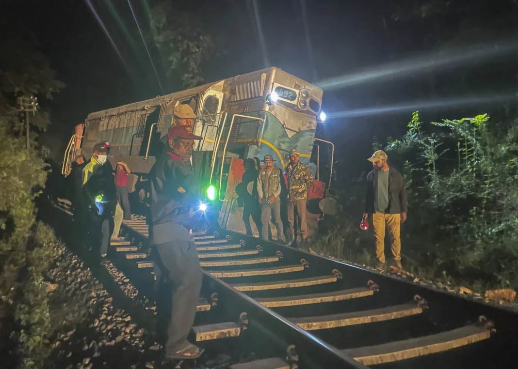A train in Sri Lanka collided with a herd of elephants, resulting in the deaths of six animals