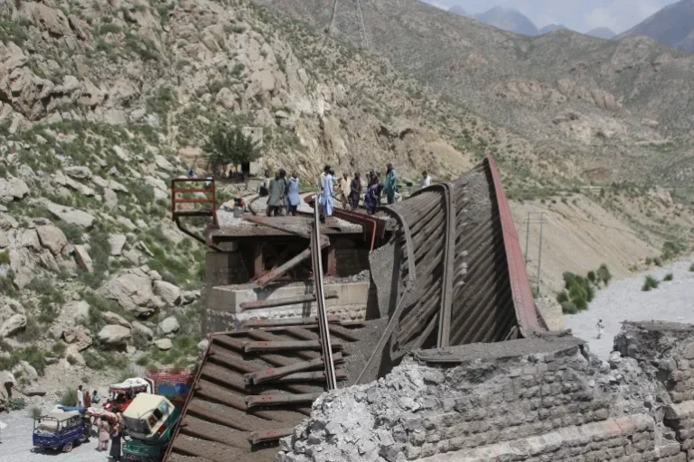 Breaking News: Deadly Pakistan Train Hijacking – What Happened and What Comes Next?