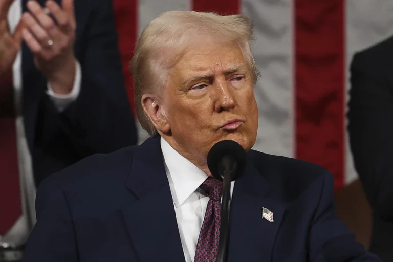 Trump Pauses 25% Tariffs on U.S. Imports from Mexico and Canada Until April 2