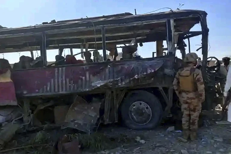 Suicide Car Bomber Hits Buses Carrying Security Forces, Killing 7 in Southwestern Pakistan