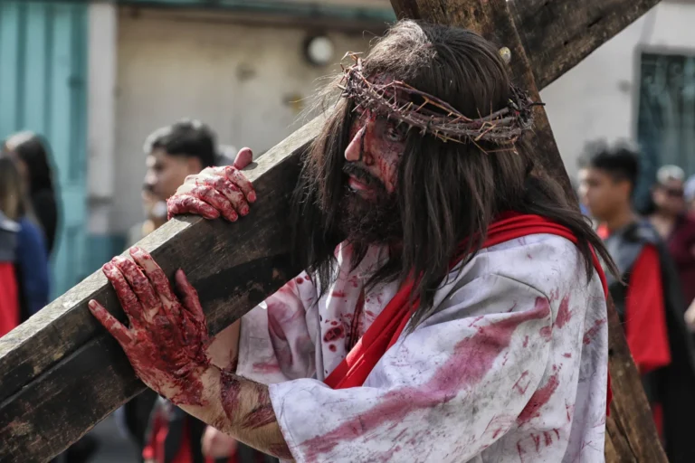 Good Friday Observed Across Asia with Solemn Prayers, Processions, and Calls for Peace