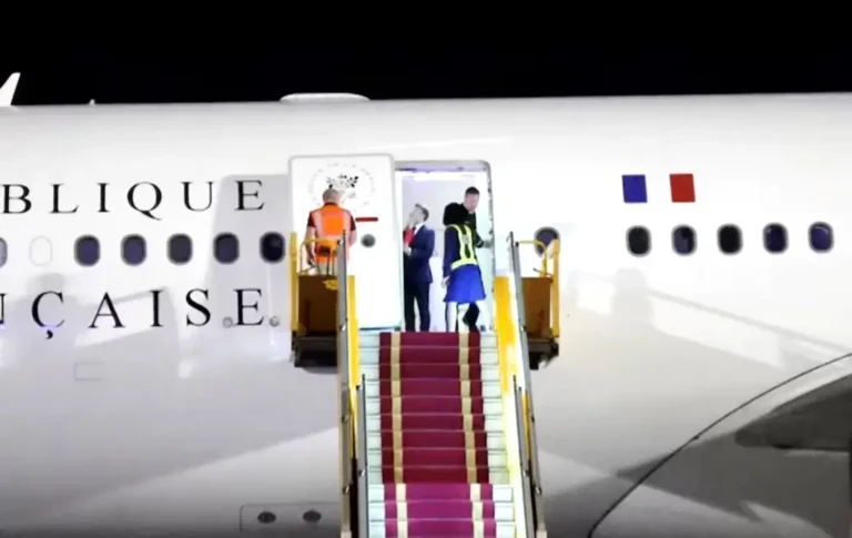 Macron Faces Wife Brigitte Macron’s Frustration in Viral Moment