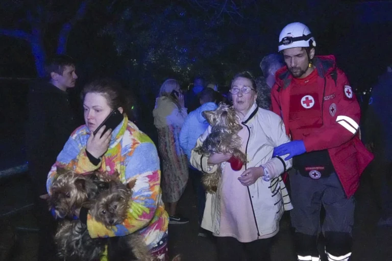 Deadly Drone Strikes Hit Ukraine Hours After U.S. Signs Landmark Mineral Deal with Kyiv