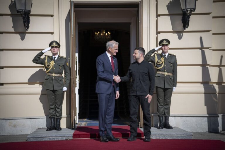 Zelenskyy met Norway’s Prime Minister Støre, Agree on Stronger Defense, Energy Cooperation, and Security Guarantees