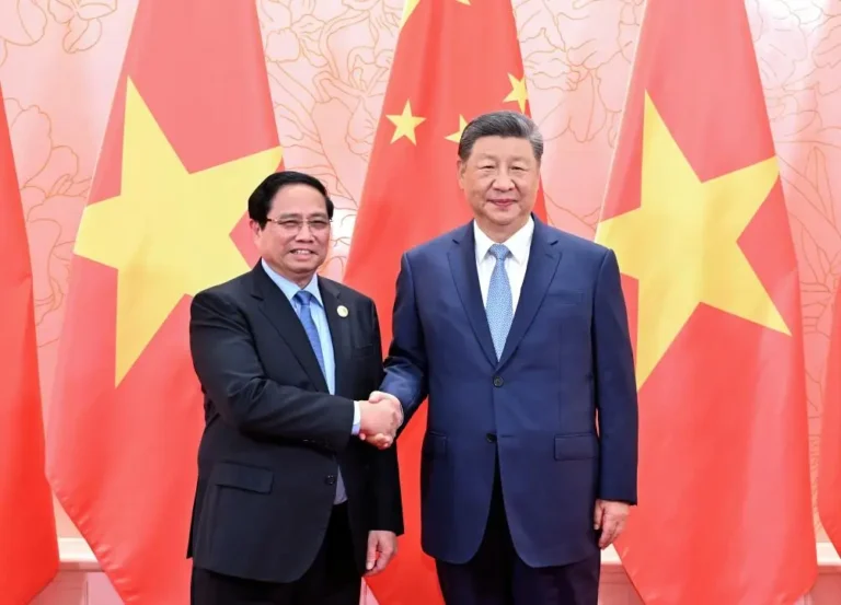 Xi Meets Vietnamese PM Pham Minh Chinh in Tianjin, Calls for Enhanced Strategic Ties
