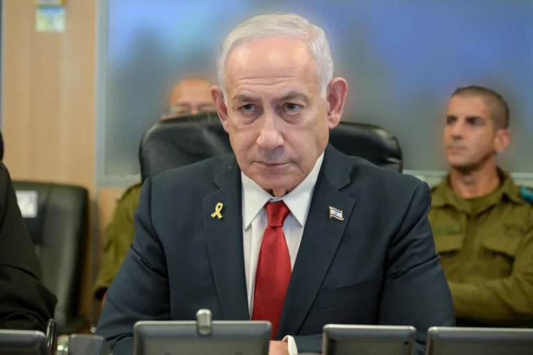 Israel Strikes Houthi Presidential Palace in Yemen After Cluster Munition Attack