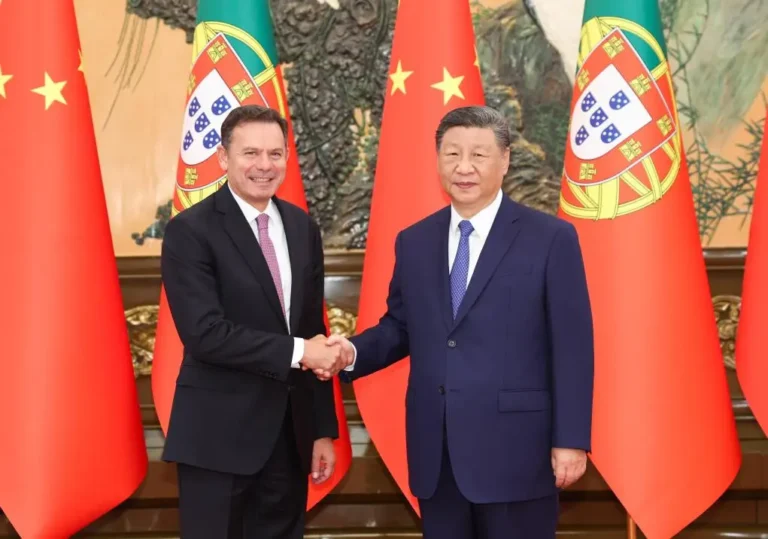 Chinese President Xi Meets Portuguese Prime Minister in Beijing