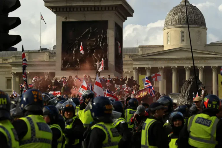 London Anti-Immigration March Draws 100,000, Starmer Urges Respect for Law and Diversity