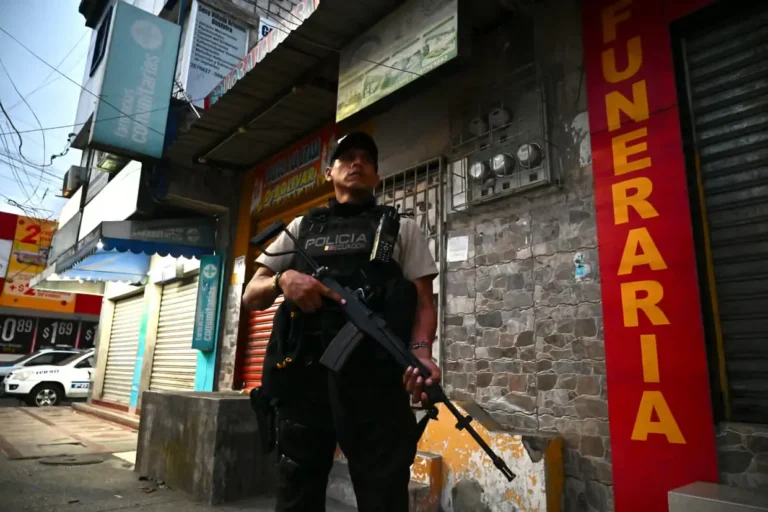 7 killed, 4 wounded in Ecuador pool hall shooting amid gang violence