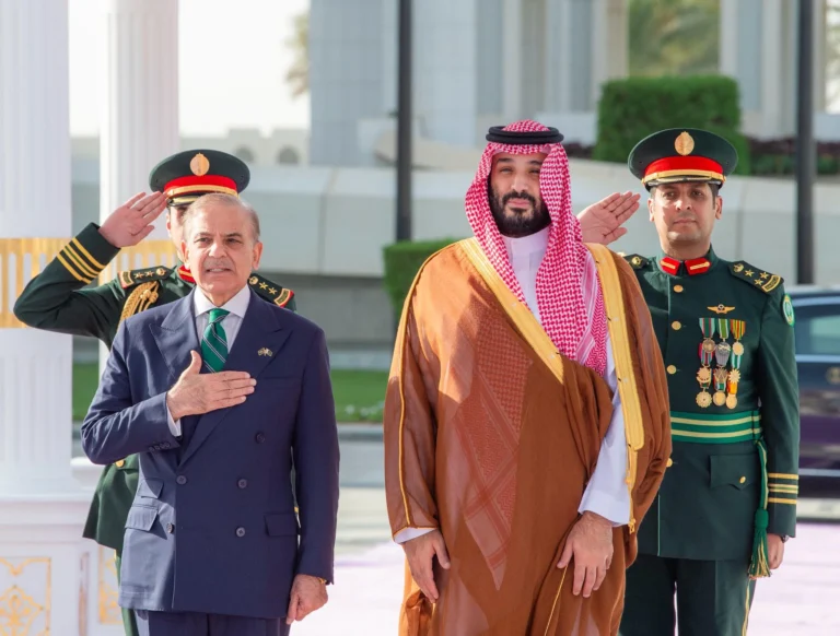 Saudi Arabia, nuclear-armed Pakistan sign mutual defence pact