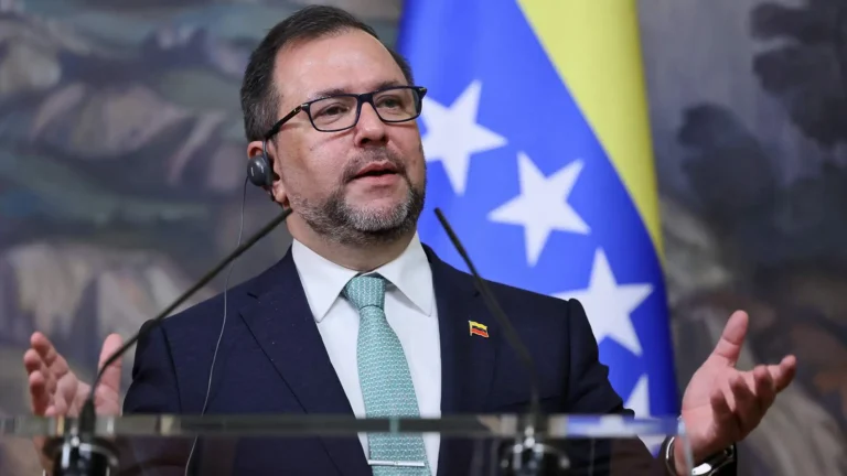 Iran backs Venezuela against U.S. threats, vows stronger ties