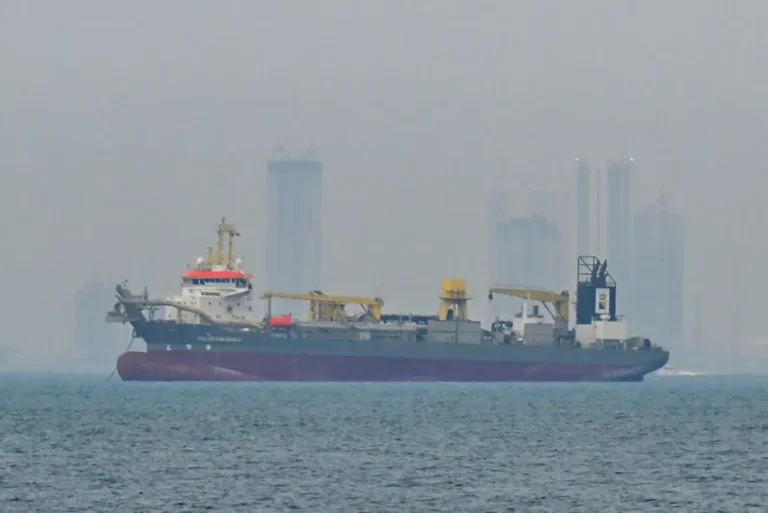 Egypt, Bahrain, UAE call for safeguarding Hormuz navigation after renewed strikes