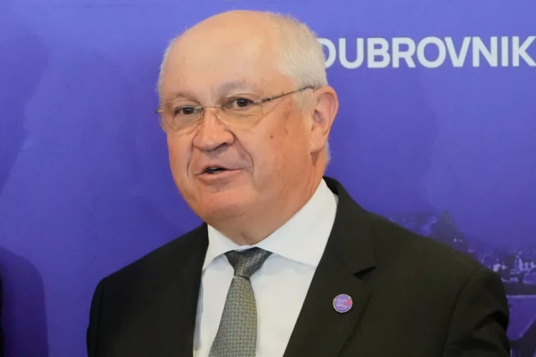 Moldova’s PM Alexandru Munteanu resigns, Government automatically dismissed