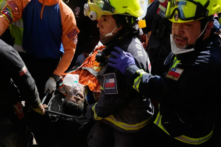 Venezuelan guard found alive 8 days after twin quakes