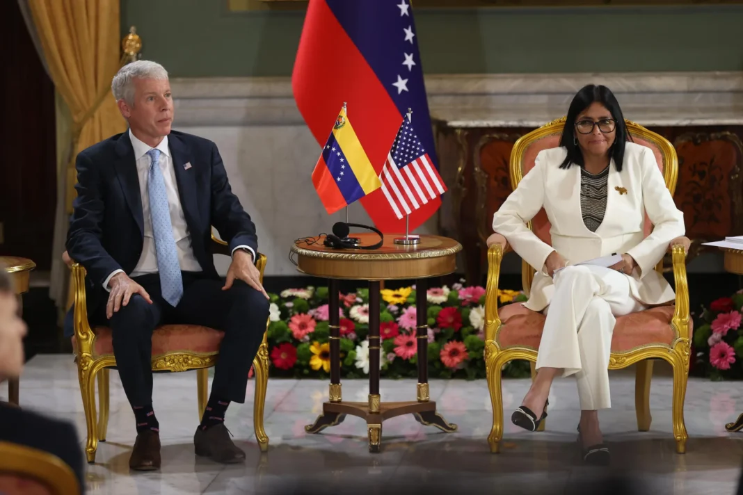 Venezuela signs agreements with Chevron, Eni, GE, in presence of US Secretary of Energy