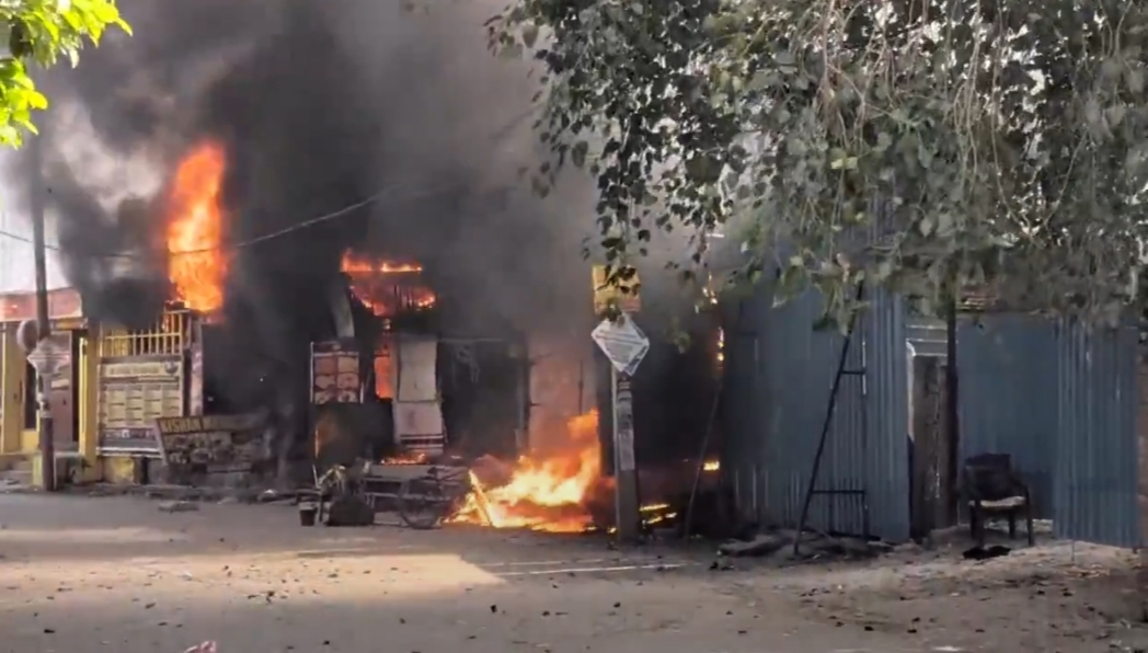 One killed as massive fire engulfs shops in Noida near Indian Capital
